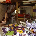 ベッド・アンド・ブレックファスト La Maison De Leopold 4*