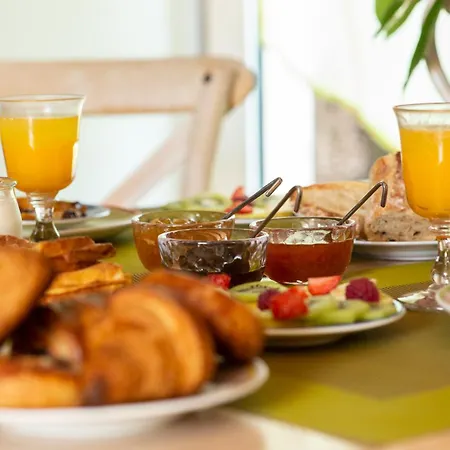 Oda ve Kahvaltı La Maison De Leopold 4*